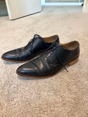 Everlane Black Leather Lace-Up oxfords